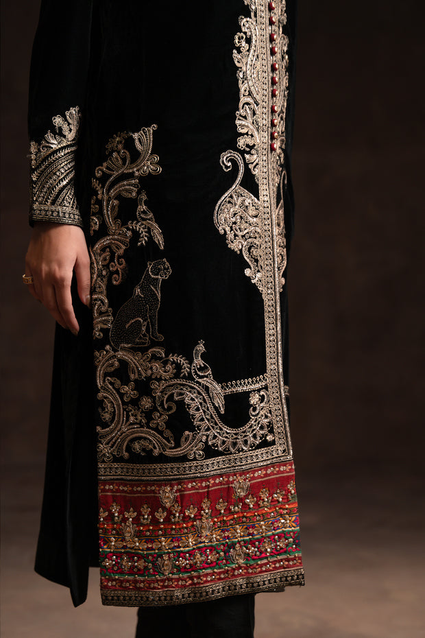 Black Beauty in Velvet (D-03)