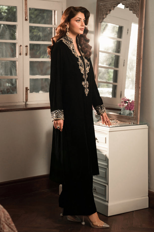 Timeless Black Velvet (D-03)