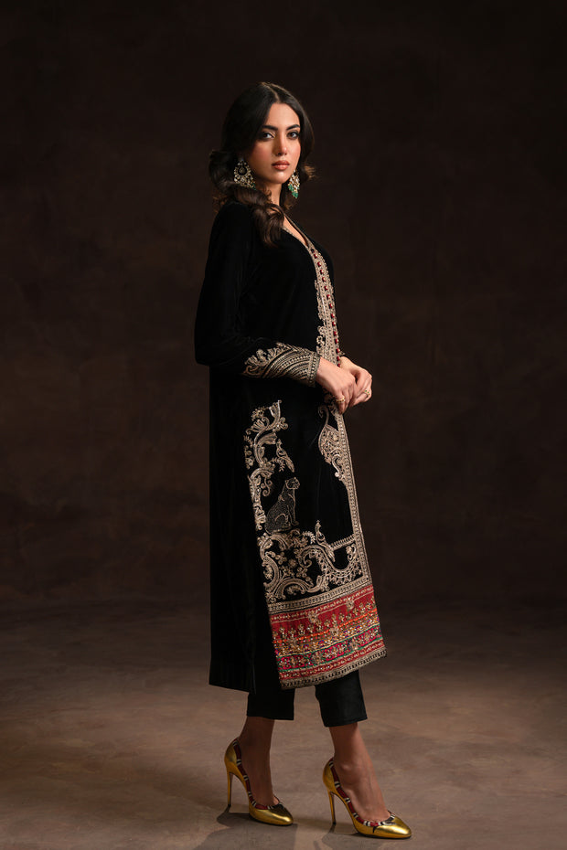 Black Beauty in Velvet (D-03)