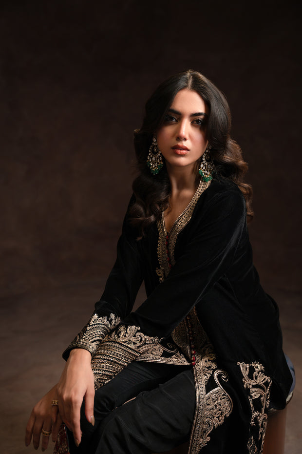 Black Beauty in Velvet (D-03)